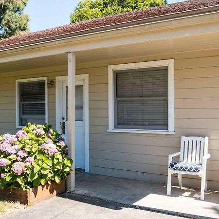 West End Neighborhood Cottage Santa Rosa Exterior photo
